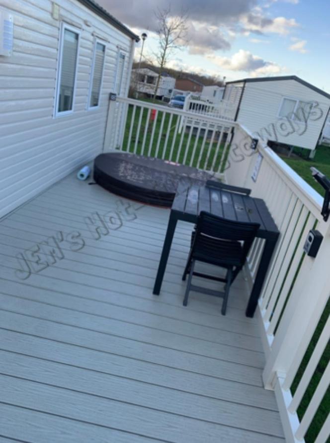 Jems Hot-Tub Getaways 8 Berth At Tattershall Lakes ภายนอก รูปภาพ