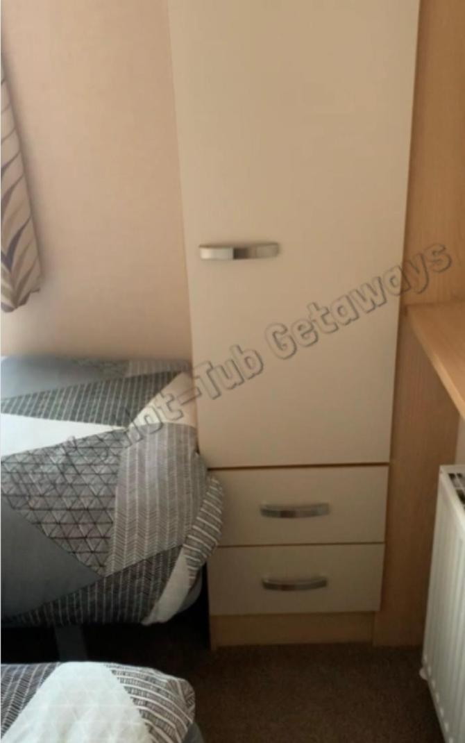 Jems Hot-Tub Getaways 8 Berth At Tattershall Lakes ภายนอก รูปภาพ